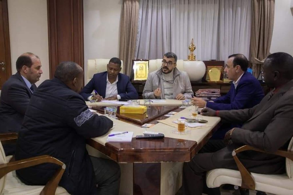 المالية تعلن عن تسليم أذونات الصرف الخاصة بمرتبات شهر يناير