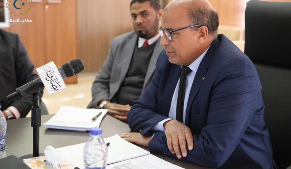 وسط انتقادات ... "الأحيمر" يستلم مهامه رسمياً كنائب محافظ بمركزي البيضاء