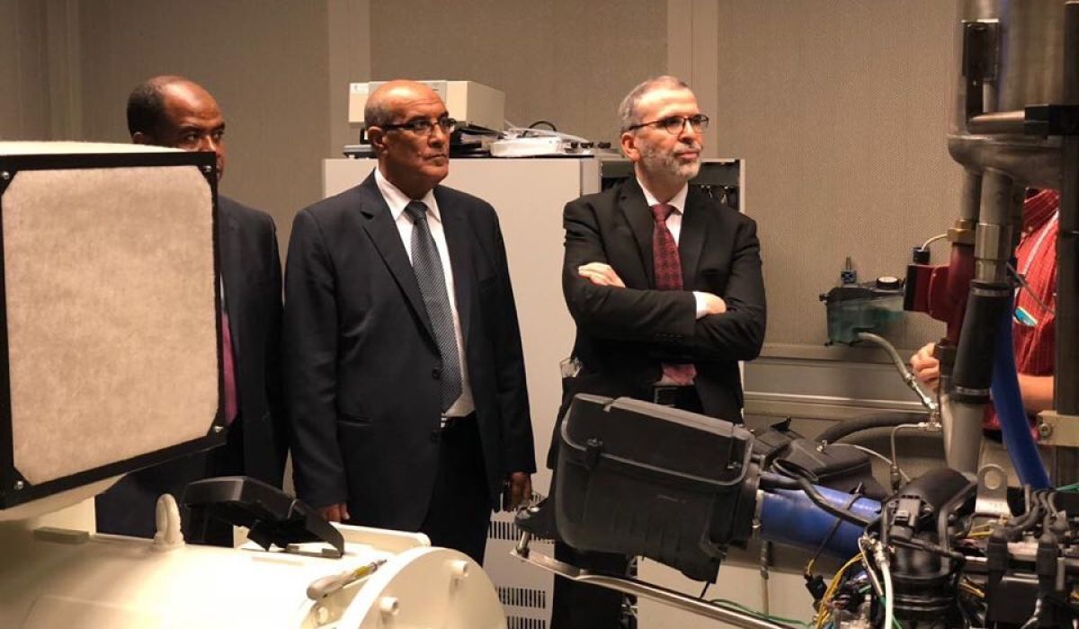 مصطفى صنع الله يزور مقر شركة ريبسول النفطية بإسبانيا