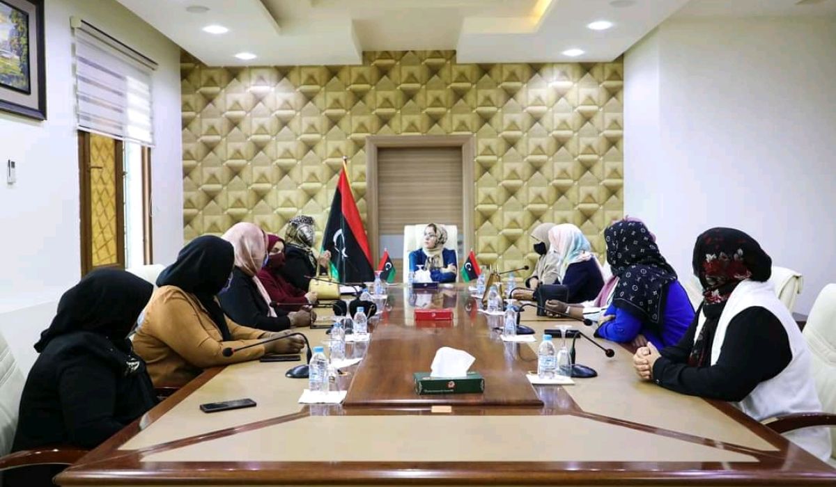 وزيرة الدولة لشؤون المرأة تناقش الصعوبات التي تواجه صاحبات المشاريع الصغرى