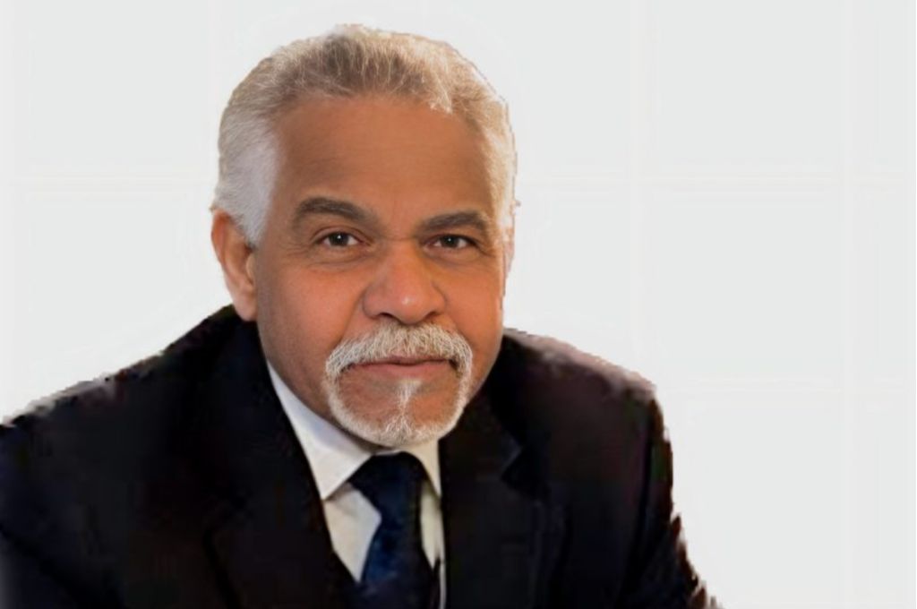 "العكاري": قرار المركزي لتعديل سعر الصرف حماية لاحتياطيات .. وسيرتفع دينارنا وسيهبط سعر الدولار يوم يرتفع منسوب الوطنية