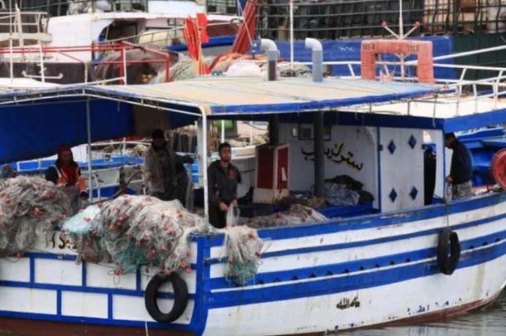 أفريكا بوست: دوريات خفر السواحل الليبي لمراقبة تهريب النفط تعتقل ستة تونسيين