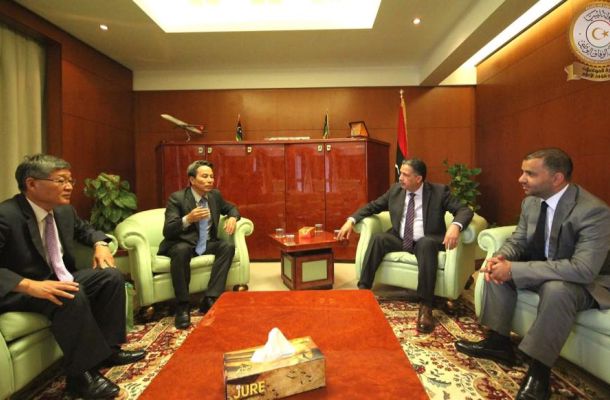 اضراب سائقي شاحنات الوقود بالجبل الاخضر