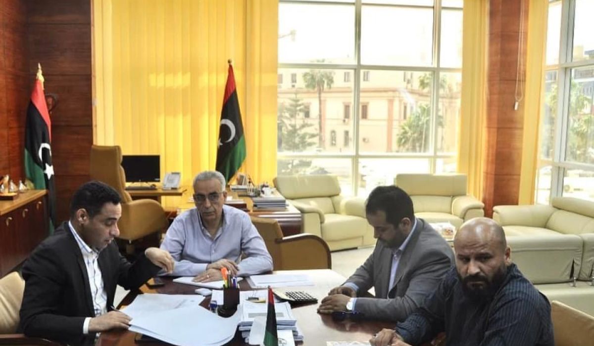 وزير الإسكان والتعمير يتابع مع المجلس البلدي سبها المشاريع القائمة بالمدينة