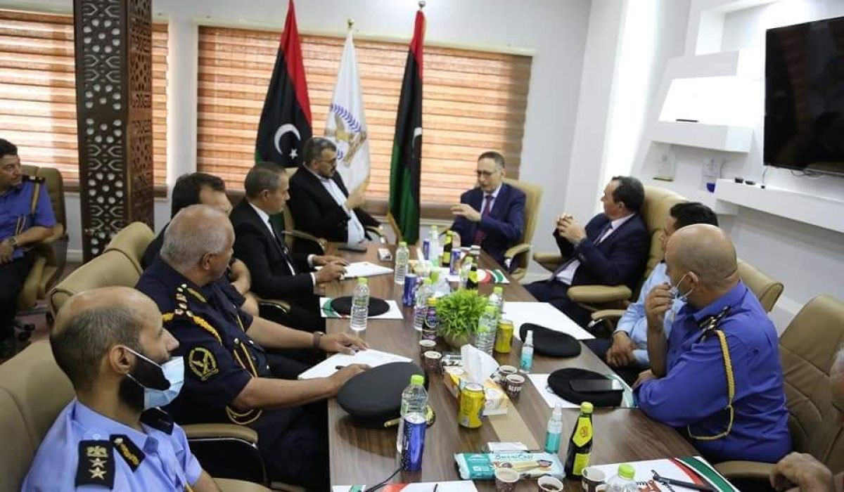 التومي يقوم بزيارة جهاز الحرس البلدي لبحث كيفية السيطرة على تذبذب أسعار السلع