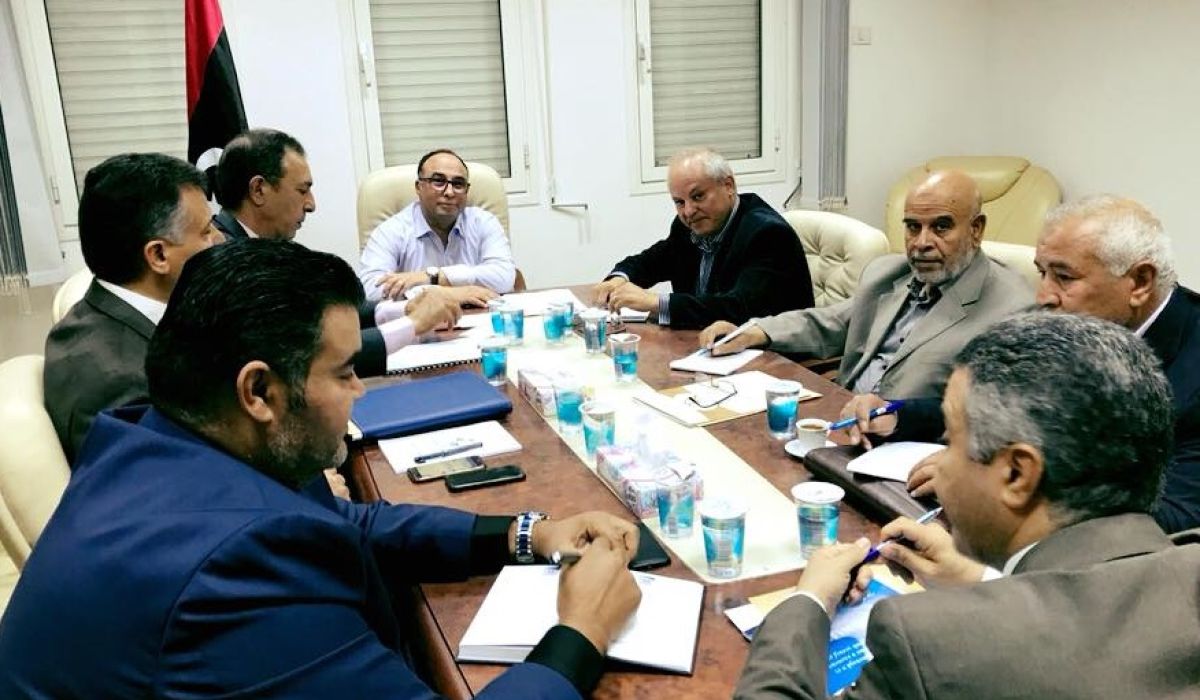 وزير الاقتصاد يناقش المشاكل التي تواجه الجهات التابعة للوزارة