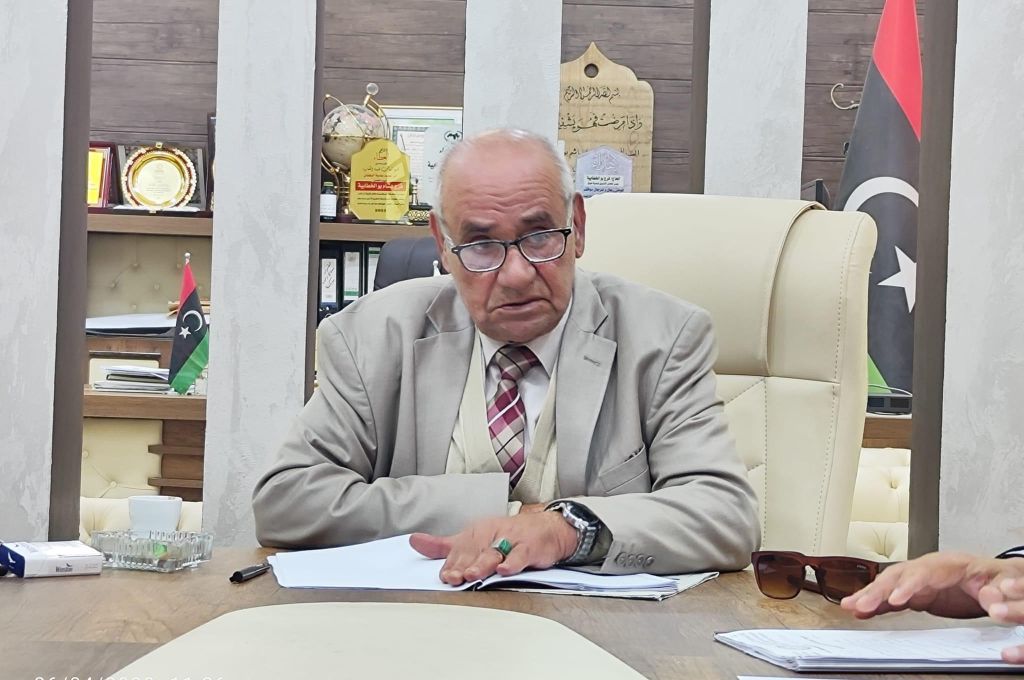 خاص.. "عاشور": منع الأجنبي المُقيم من ممارسة المهن غير لائق قانونيًا وإنسانيًا