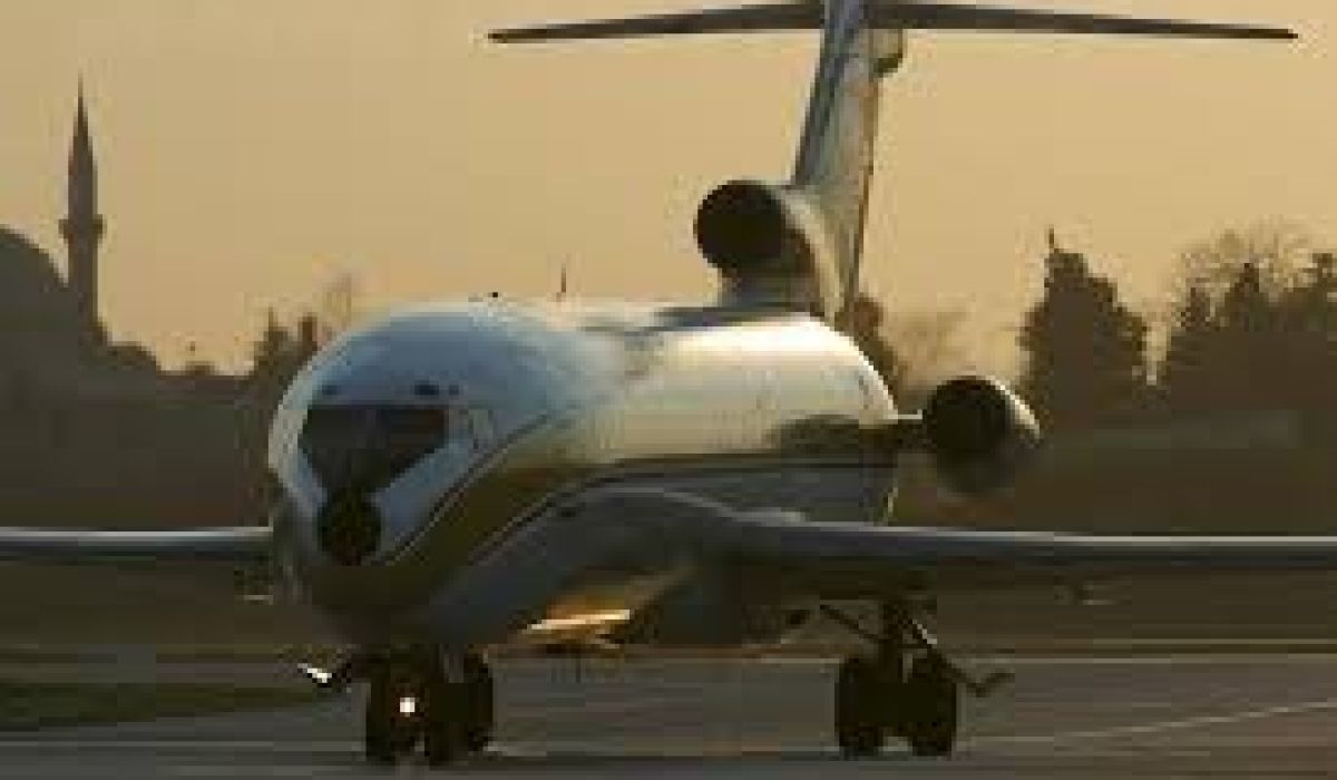 خسائر مادية نتيجة هجوم على مطار معيتيقة الدولي