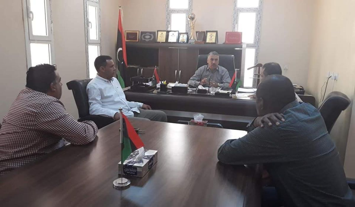 المجلس البلدي الكفرة يؤكد متابعته تزويد محطات الوقود بالمدينة