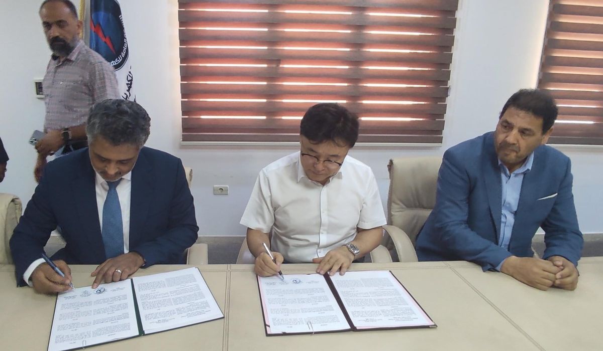 "العبدلي" يوقع محضر إتفاق إستئناف العمل بمحطة كهرباء رويتينة