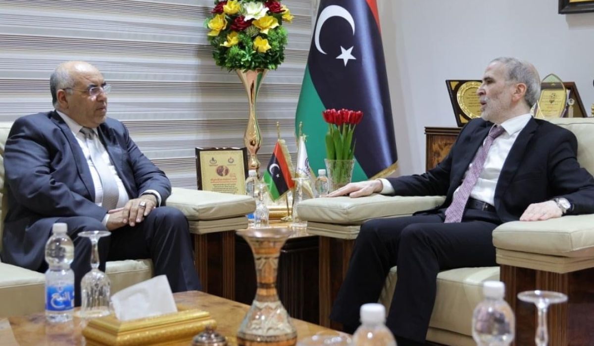 "صنع الله" يناقش مشاريع قطاع النفط المشاركة مع القطاع الخاص