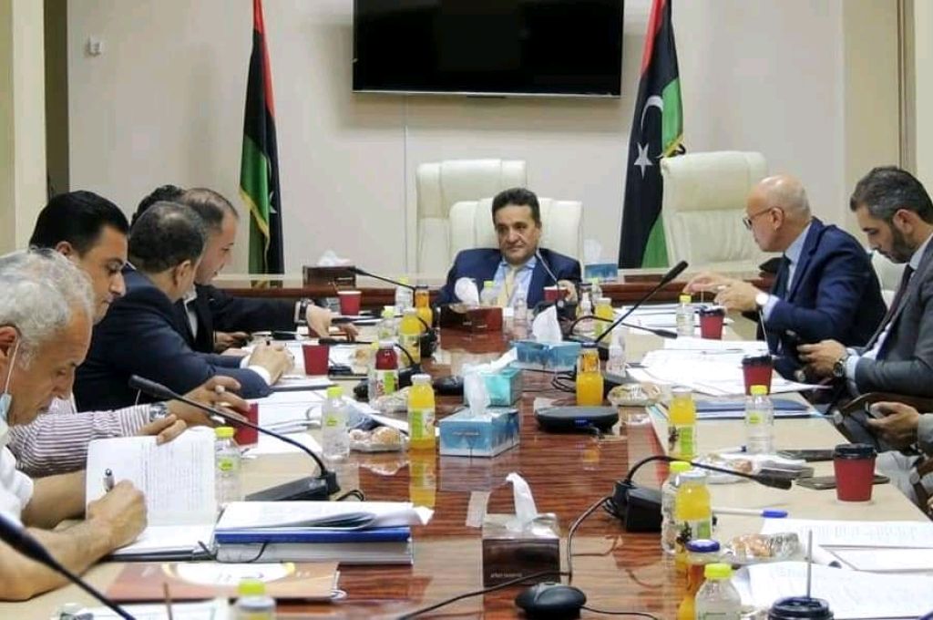 عون يؤكد على دعمه لتطوير المنشاءات النفطية وتسويق المنتجات والرفع من المقدرات النفطية والغازية