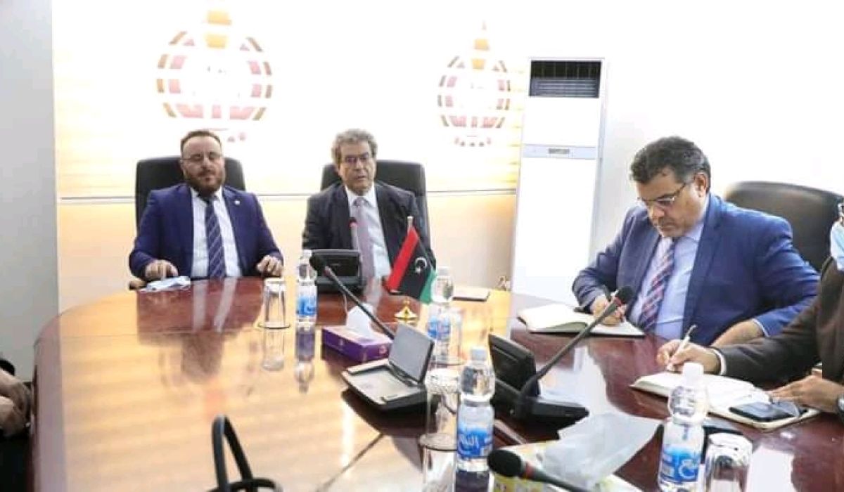 عون يبحث مع الصناعة والمعادن إنشاء مجمع لصناعة الإسمنت بمنطقة بني وليد