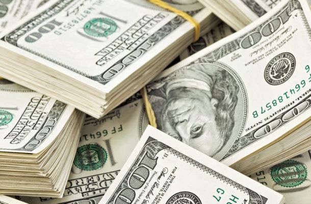 خاص.. حسني بي معلقاً على ارتفاع الدولار: "خضة سوق".. ويقدم للمركزي الحلول