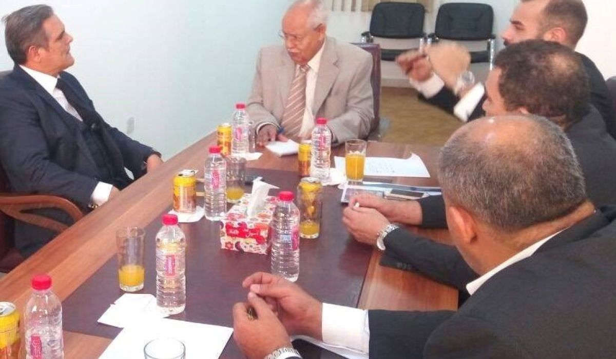 اجتماع بلدية براك الشاطئ لمناقشة مشروع مصفاة الجنوب لتكرير النفط