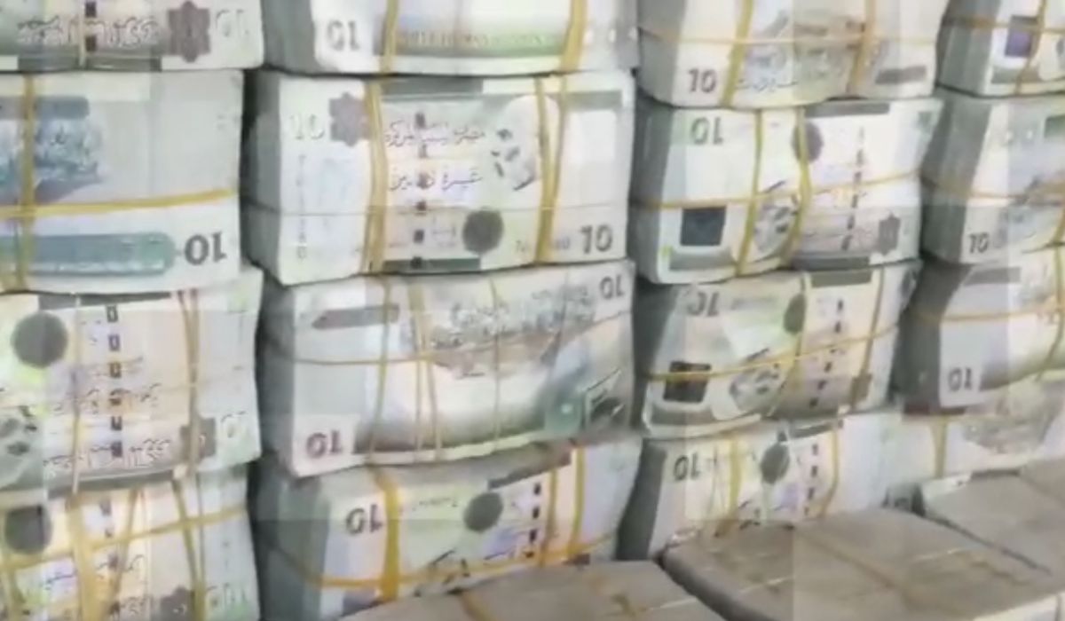 التجاري الوطني يعلن تجهيز شحنات سيولة بالتنسيق مع المصرف المركزي والنوران لإرسالهم لفروع المصارف بمنطقتي الشرقية والجنوبية