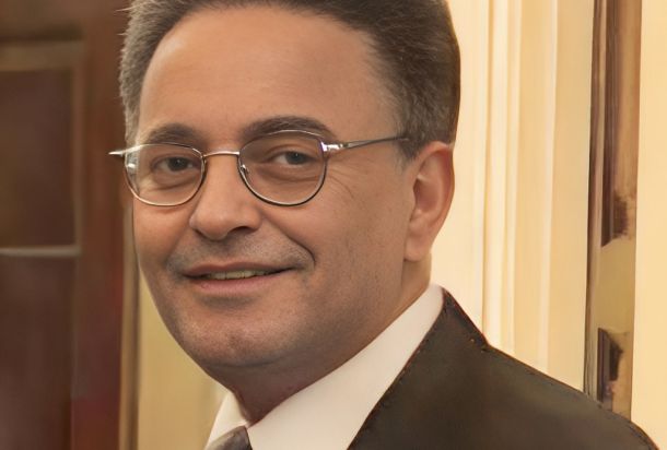 خاص.. "الزنتوتي" لصدى: دعوة ملحة للتفكير في إصدار سندات وصكوك وشهائد إيداع دينارية ودولارية محلية !!