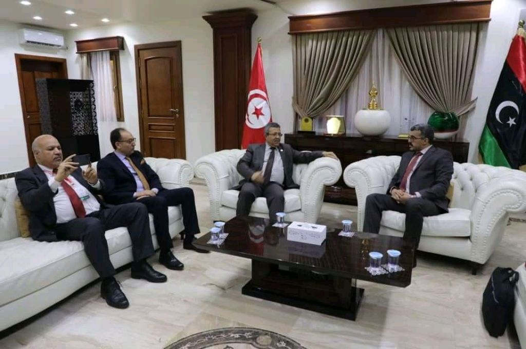 الدولار يسجل إرتفاعاً