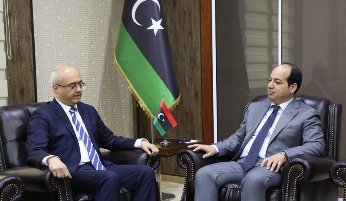 استكمال الأعمال بمحطة أوباري الغازية وعودة الخطوط التركية محور اجتماع امعيتيق بالسفير التركي