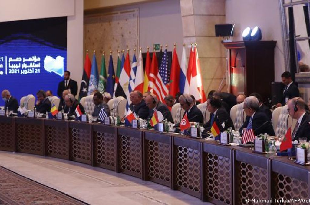 خاص.. عضو بلجنة سعر الصرف يكشف أسباب ارتفاع وانخفاض الدولار أمام الدينار.. تابع التفاصيل
