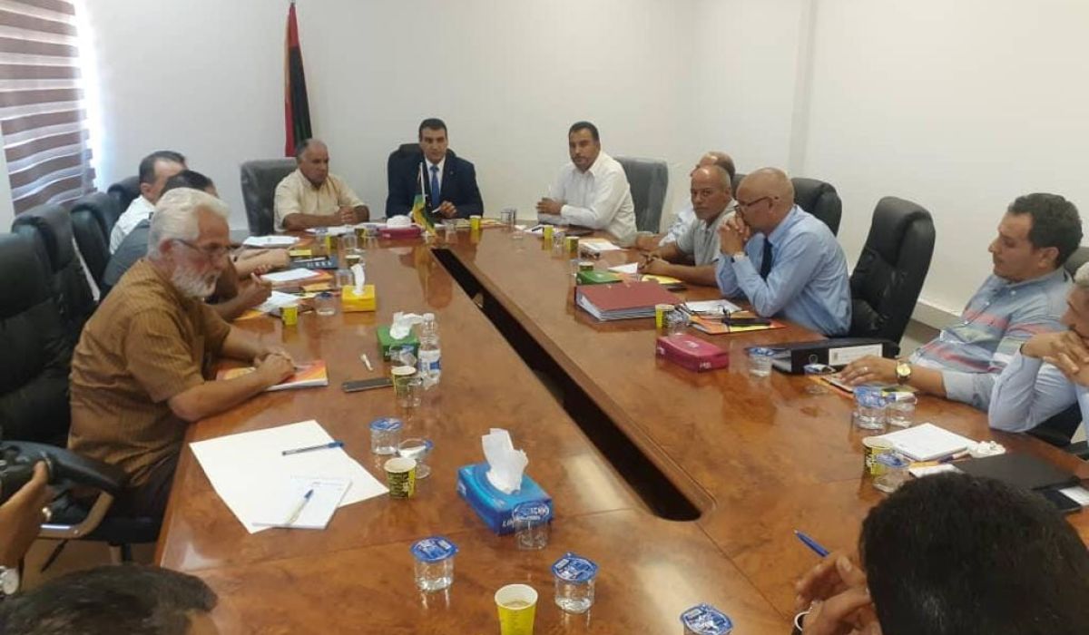 وزارة الصناعة والمعادن تبحث دور مركز البحوث الصناعية في الرقابة والتفتيش وتناقش أوضاع العاملين به