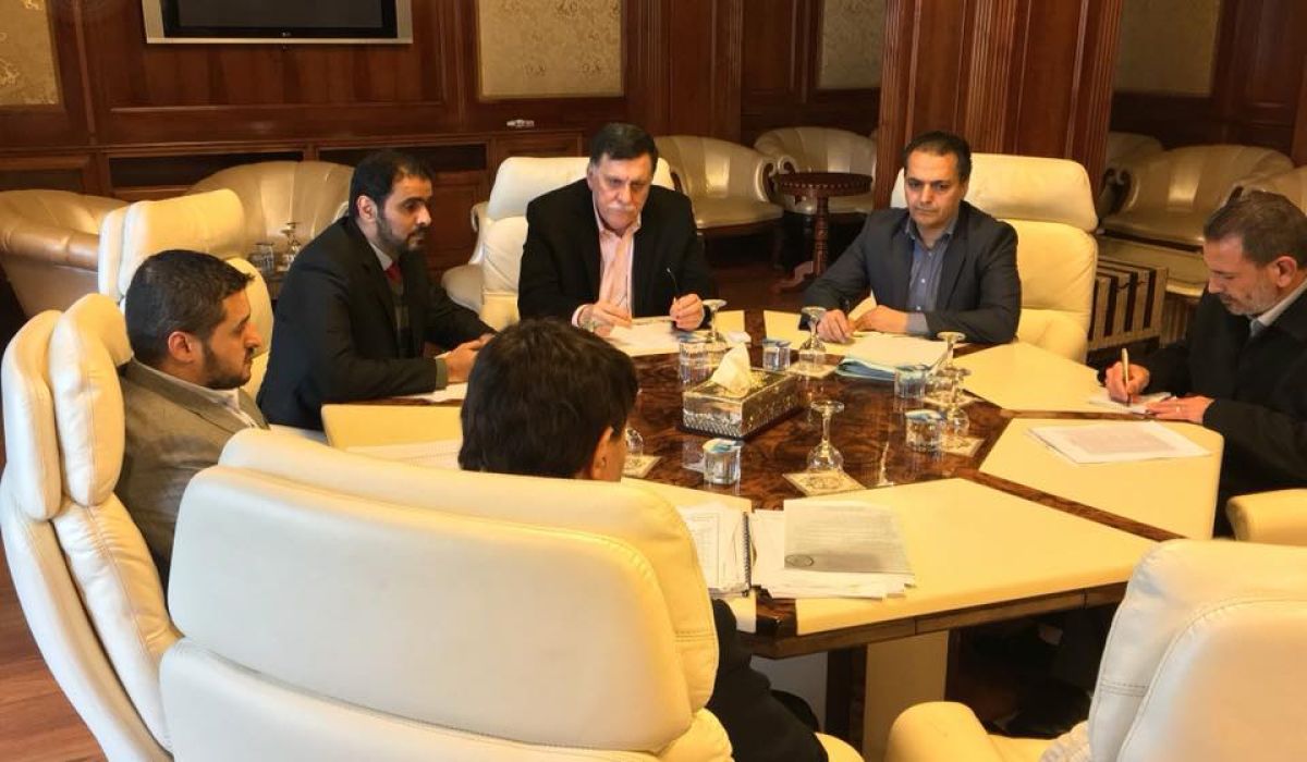 السراج يبحث الترتيبات المالية للعام الحالي مع الفريق المالي بحكومة الوفاق الوطني