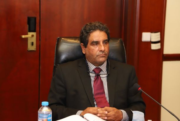 "إدريس الشريف" يكتب: حجج واهية للمركزي وديوان المحاسبة لإيقاف صرف علاوة رمضان