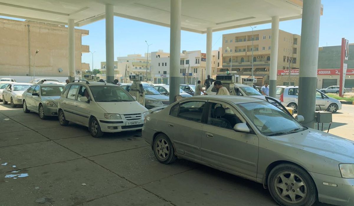 الشرارة الذهبية تؤكد عدم وجود ازدحام بمحطات الوقود وأن الأزمة ستنتهي قريباً