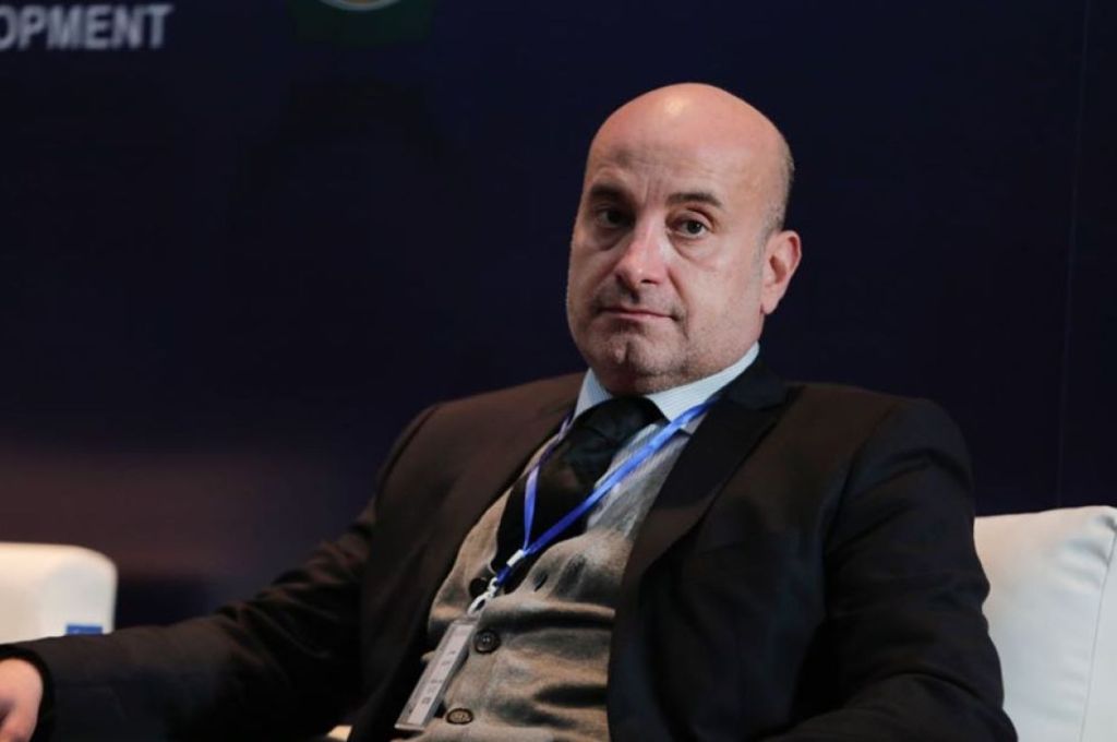 "العكاري": قرار المركزي لتعديل سعر الصرف حماية لاحتياطيات .. وسيرتفع دينارنا وسيهبط سعر الدولار يوم يرتفع منسوب الوطنية
