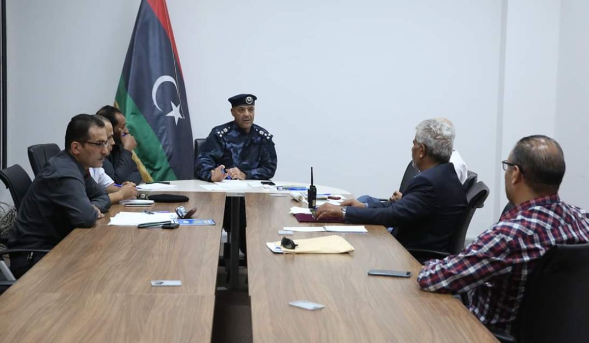 اللجنة المشكلة لمعالجة أزمة الوقود تطمئن المواطنين بأن الساعات القادمة ستشهد انفراجاً ملحوظا