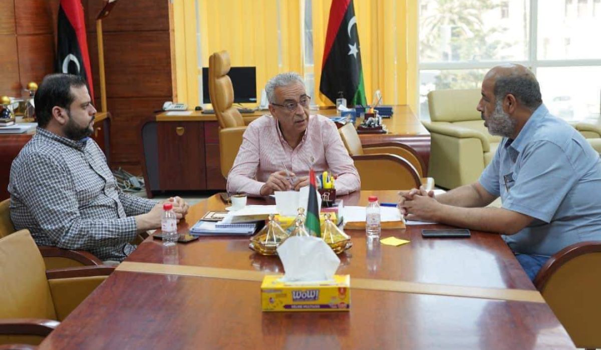 "الغاوي" يناقش سير عمل اللجان الفرعية ببلدتي سوق الجمعة وتاجوراء