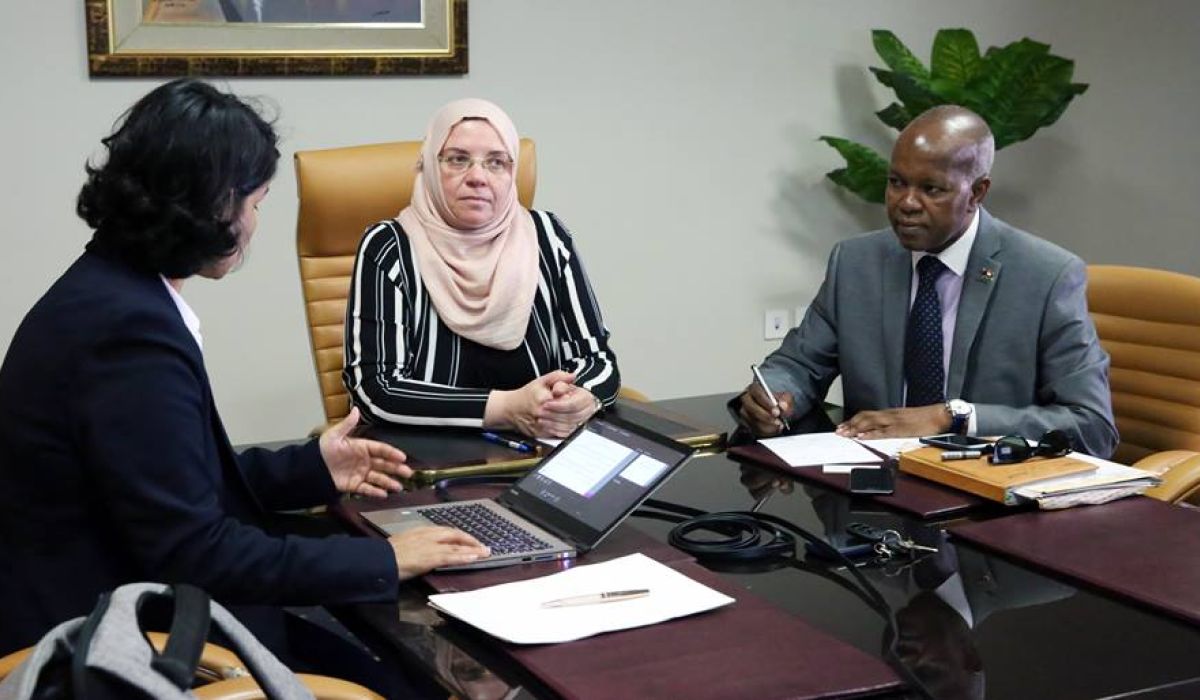 بن يونس والأمين يبحثان وضع آلية لمشروع إصلاح الوظيفة العامة