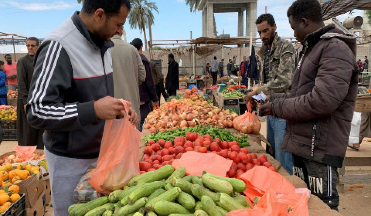 "بيع الكربون " التجارة البديلة عند الليبيين لكسب لقمة العيش في هذه الأوقات الصعبة