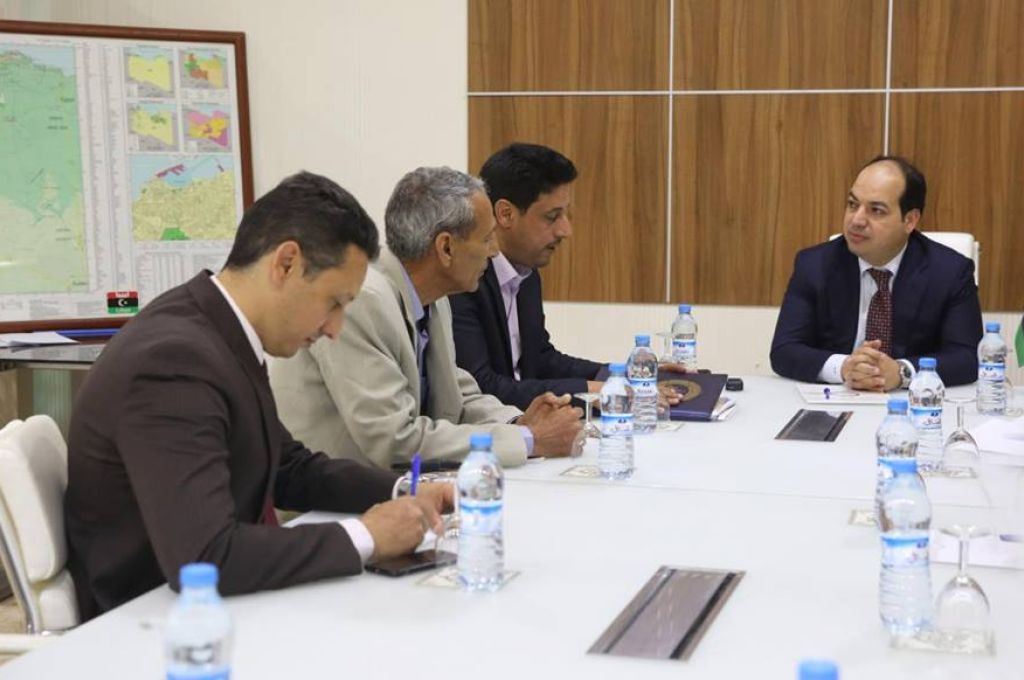 كاجمان يبحث مع القائم بالأعمال البريطاني المشاريع الصغرى والمتوسطة وتمكين الشباب بالجنوب