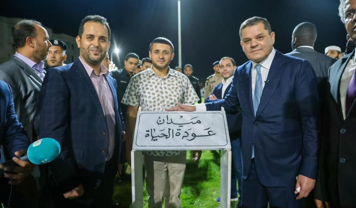رئيس الحكومة يشارك في افتتاح المرحلة الأولى المستكملة من مشروع رصف طريق عين زارة