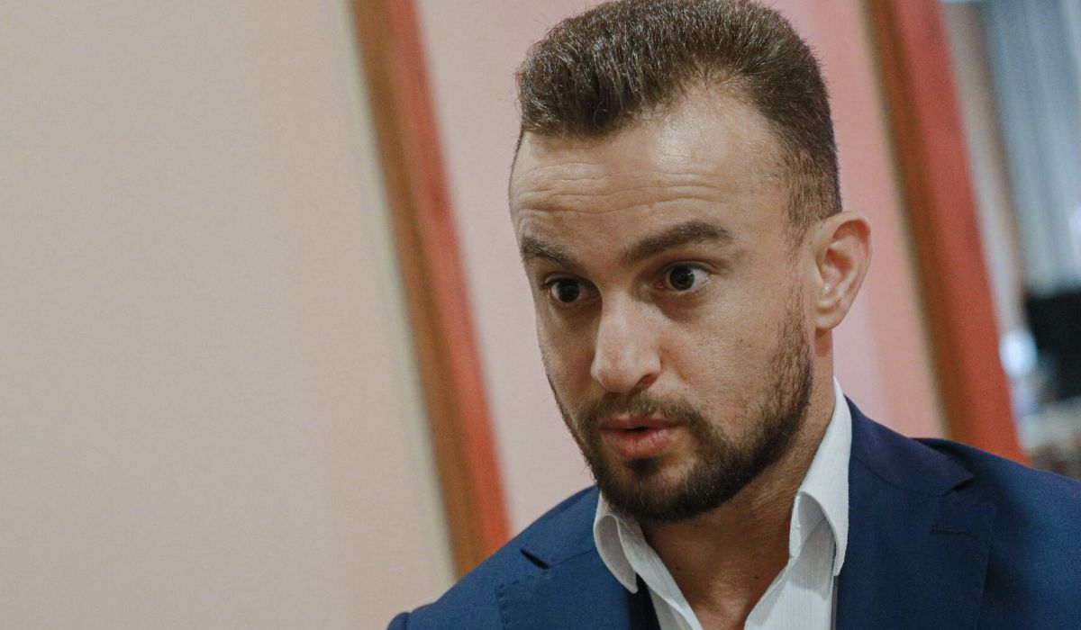 "الجارح" يكشف عن طلبات بإخلاء شركة هاليبرتون بالبلاد.. وتعليق وينترشال عملياتها .. وهذه التفاصيل