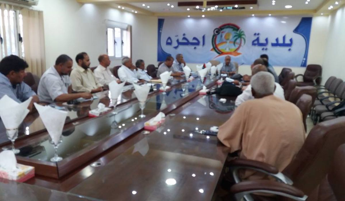 بلدي اجخرة يجتمع بالمؤسسة الوطنية للنفط وشركة إيني الإيطالية