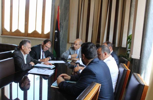 السراج يجتمع بالكبير لبحث حزمة من القرارات لمعالجة الأزمة الاقتصادية