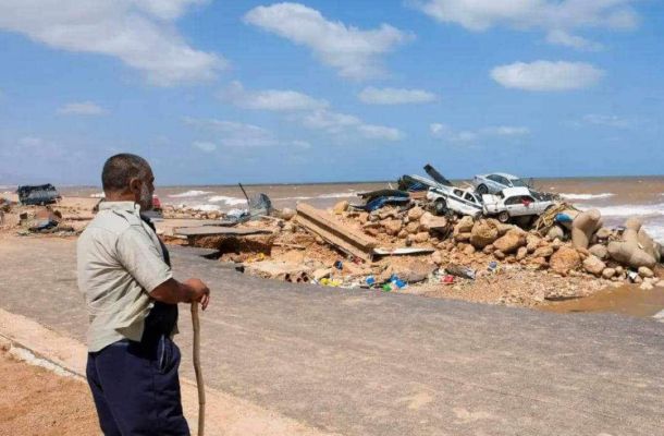 إندبندنت: الدينار الليبي سيواجه الإنهيار أمام العملات الأجنبية