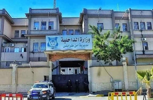 مدير الإدارة البحرية بالليبية للموانئ يناقش عدد من الخدمات المتعلقة بتقديم خدمات بحرية لعدد من الجهات المحلية