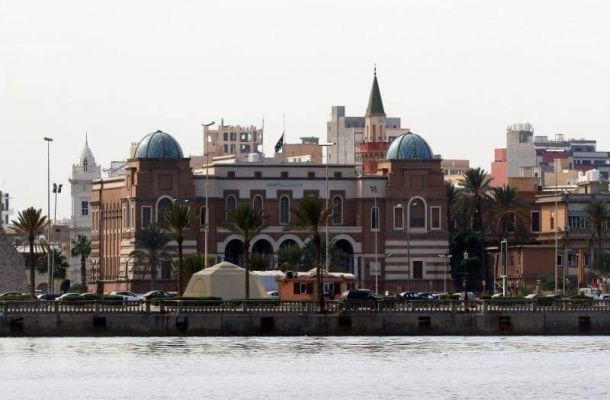 خلال اجتماعه مع بلدي مرادة "القطراني" يؤكد على ضرورة تقديم كل التسهيلات للبلدية التي ستمكّنها من تقديم خدماتها للمواطن