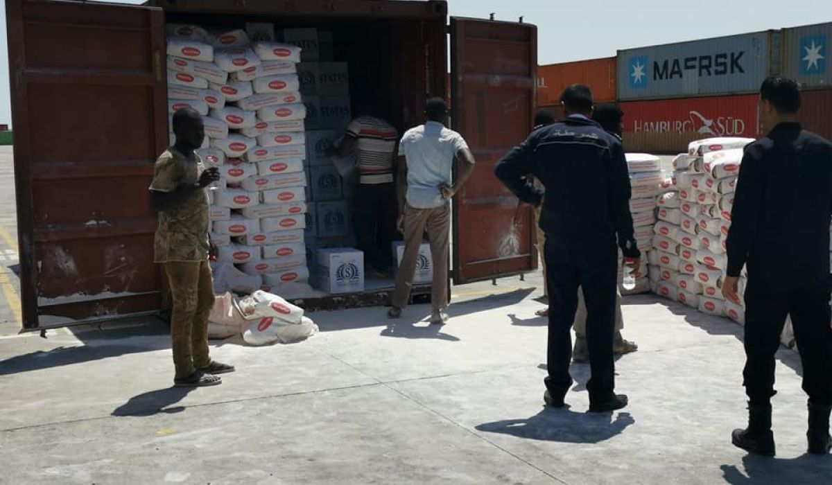 جمارك الخمس تضبط موادًا مشبوهة