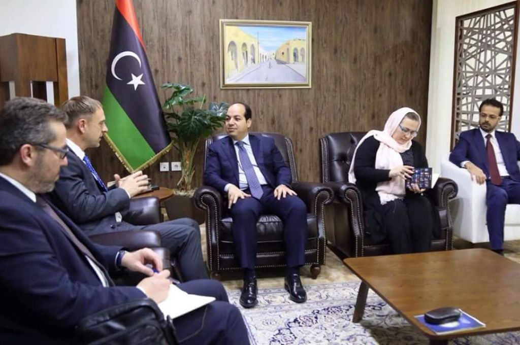 مدير الإدارة العامة لأمن السواحل يجتمع بالملحق الأمني بسفارة هولندا