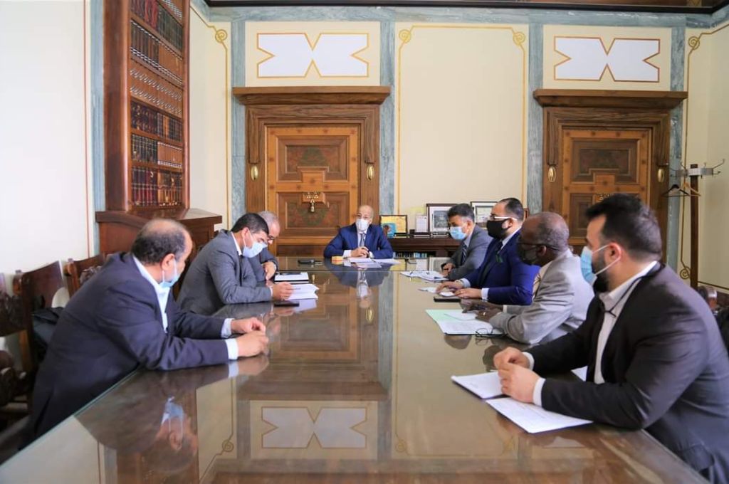 رئيس المجلس الرئاسي يناقش مع وزير الخارجية التركي سبل تعزيز التعاون الاقتصادي