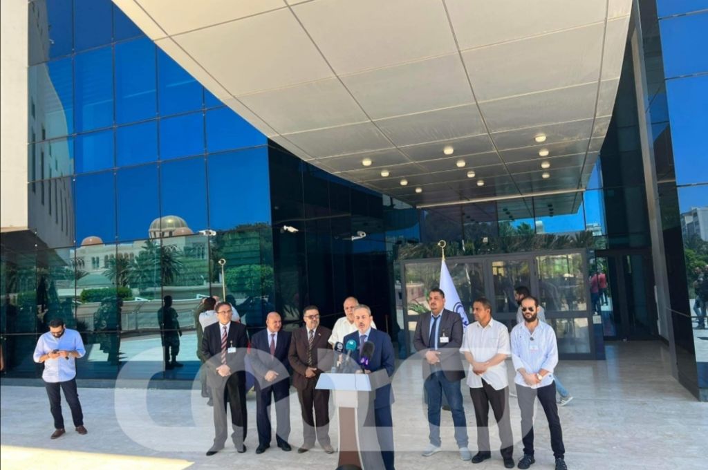 خاص.. "بن قدارة" يجيب على تساؤل صدى الاقتصادية بخصوص رفع التجميد عن الإيرادات النفطية من عدمه