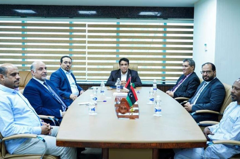 مدير عام الشركة الليبية للخدمات الأرضية يزور محطة مطار الأبرق