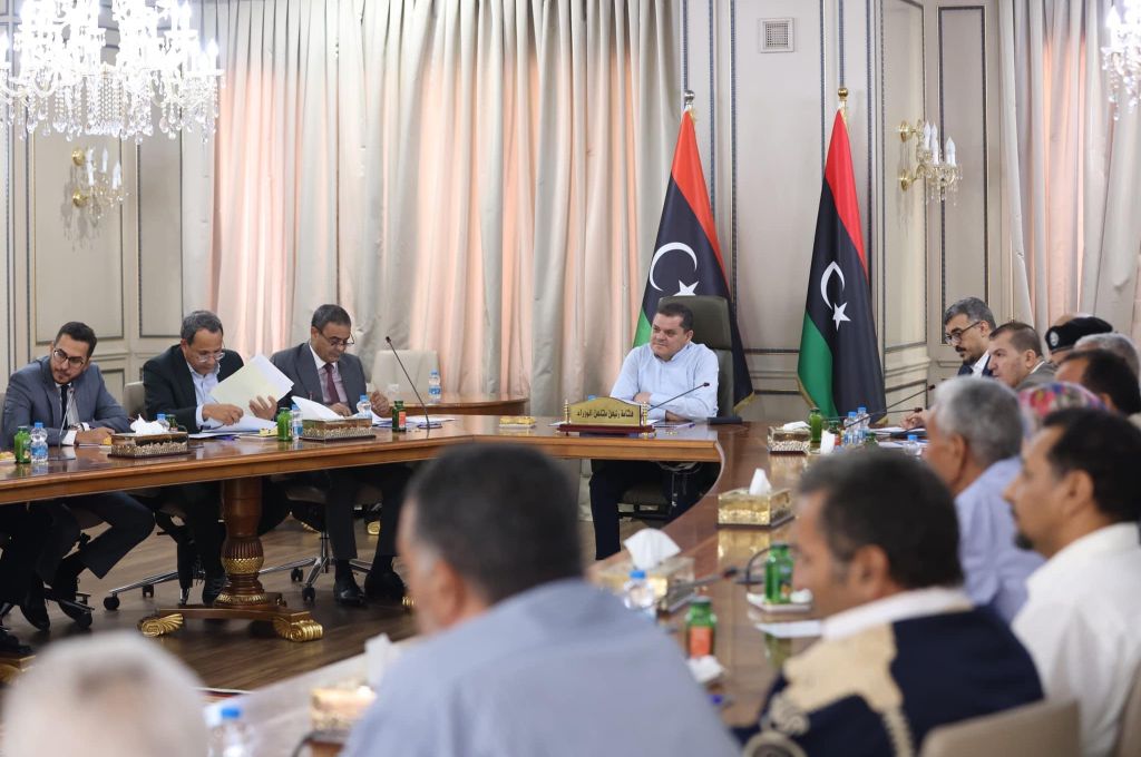 ديوان المحاسبة يكشف خلال تقريره للعام 2021 عن تفاصيل قرار اعتماد الاتفاق الحكومي 2021 م (بديل الموازنة العامة )