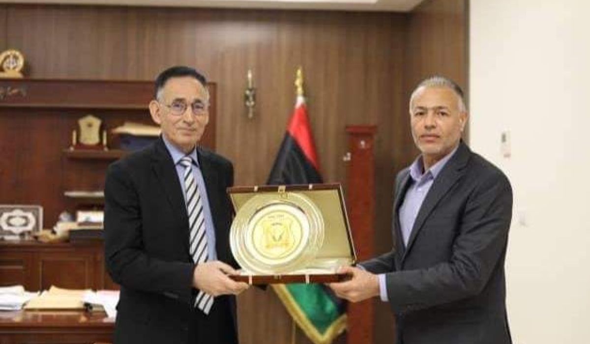 "الحويج" يبحث آلية ضبط السوق المحلي