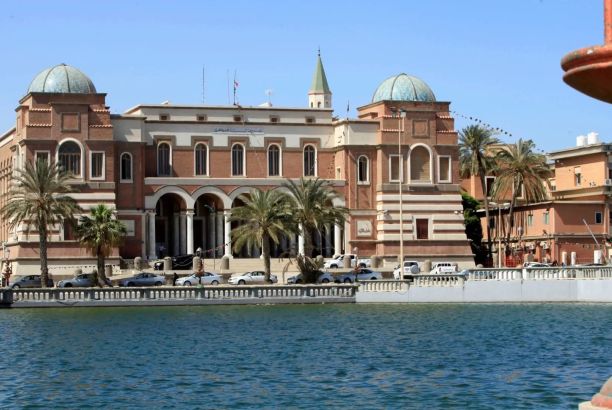 خاص.. "السنوسي": في حال استمرار المركزي في سياساته غير العقلانية سنشهد أرقام جديدة لارتفاع الدولار.. ويجب على المحافظ التحرك وتعديل سعر الصرف