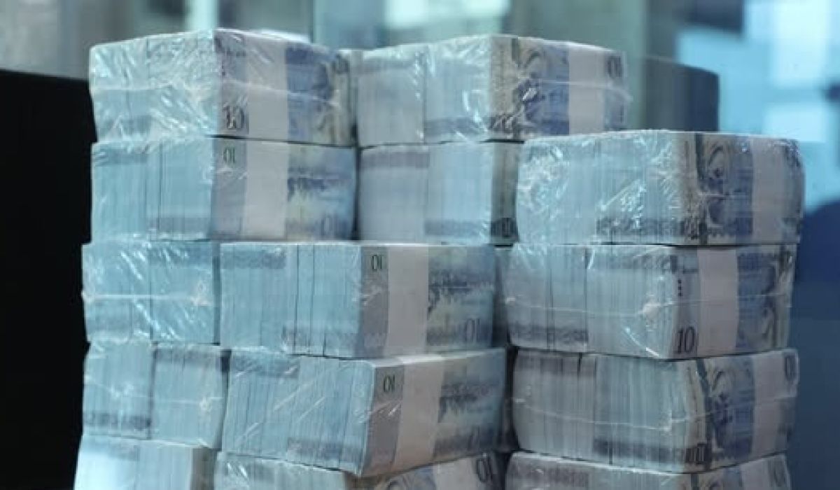 خاص.. "المركزي" يباشر في تنفيذ خطته لتوفير السيولة في حدود احتياجات المواطن الشهرية بقيمة ثلاثة آلاف دينار